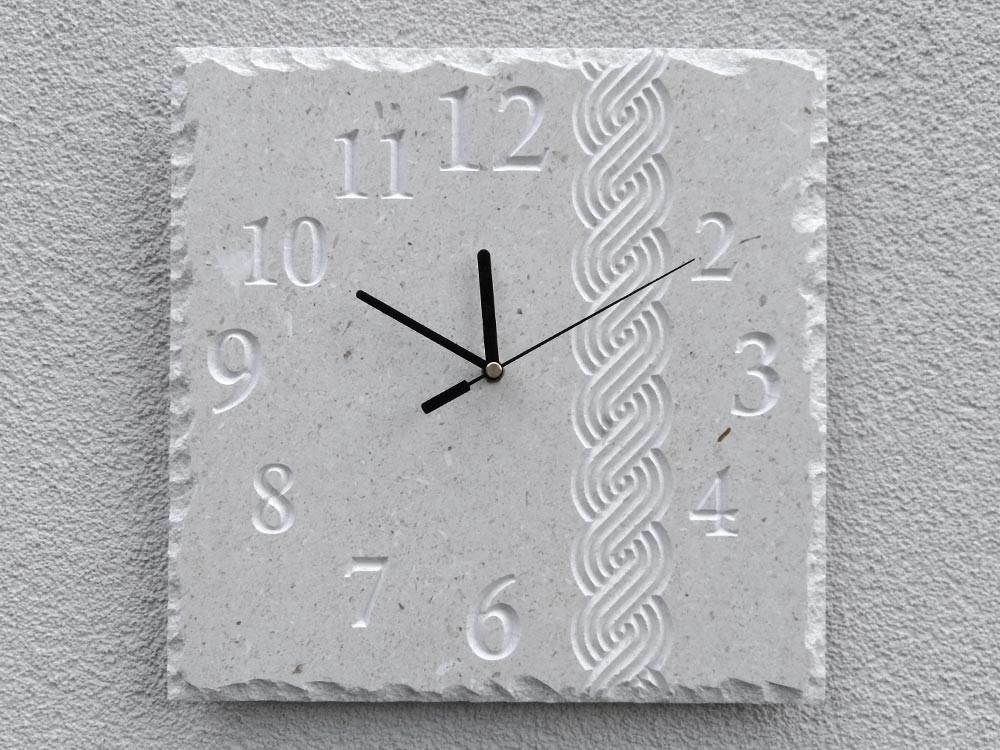 Zidni sat od bračkog kamena hrvatski motivi pleter 3